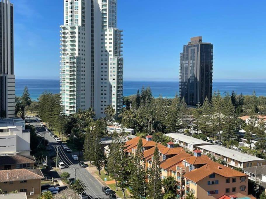 Broadbeach Apartment Level 10 With Beach Views โกลด์โคสต์ ภายนอก รูปภาพ