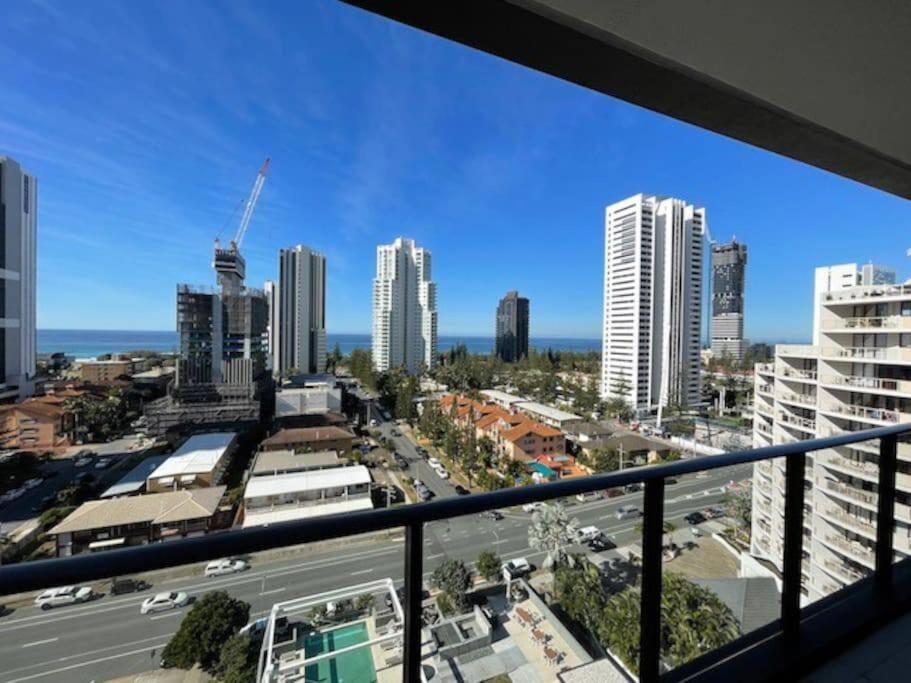 Broadbeach Apartment Level 10 With Beach Views โกลด์โคสต์ ภายนอก รูปภาพ