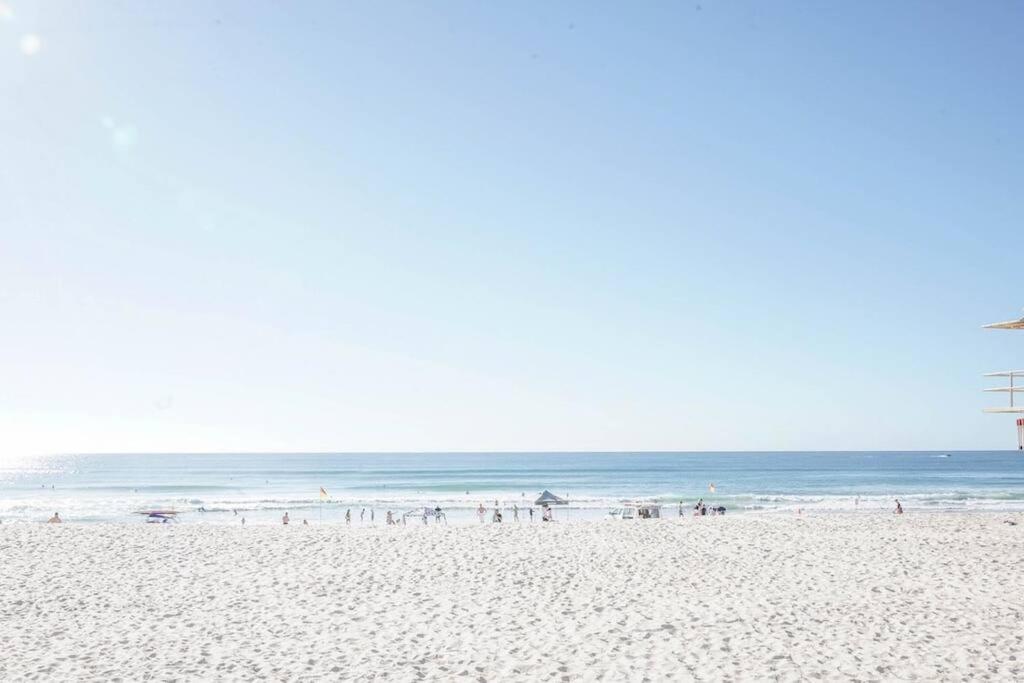Broadbeach Apartment Level 10 With Beach Views โกลด์โคสต์ ภายนอก รูปภาพ
